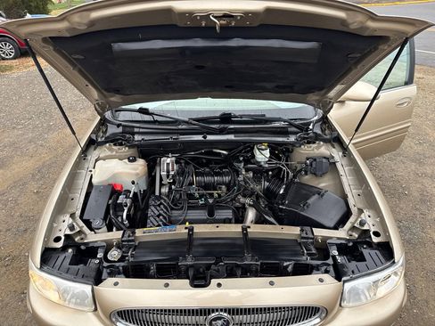 Used 2005 Buick Le Sabre Custom image 15