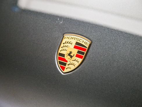 Certified 2025 Porsche Macan AWD/4WD image 12