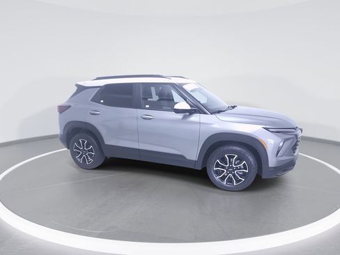 Used 2025 Chevrolet TrailBlazer ACTIV w/ Convenience Package image 8