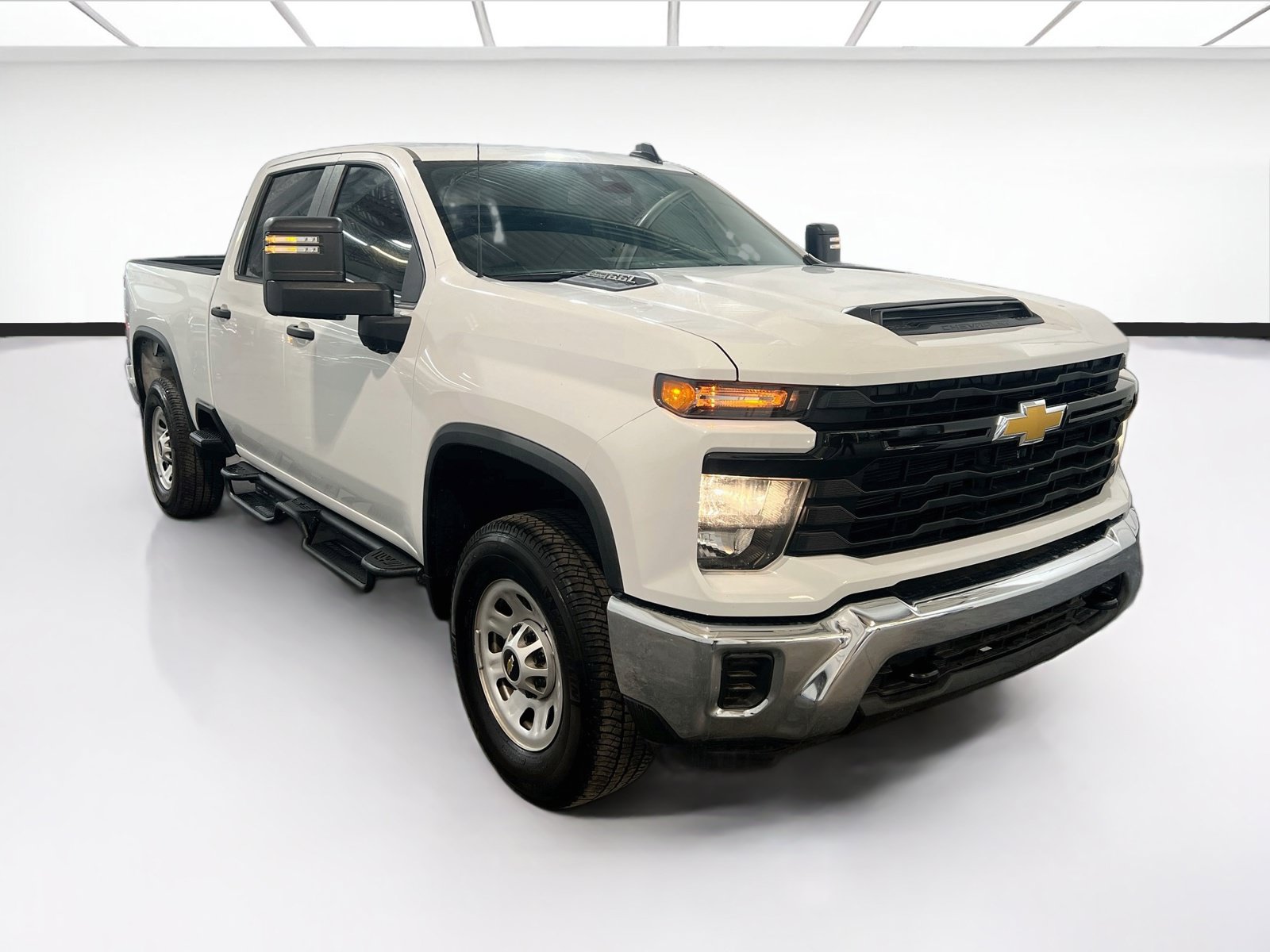 Used 2025 Chevrolet Silverado 2500 W/T w/ WT Convenience Package AWD/4WD image 3