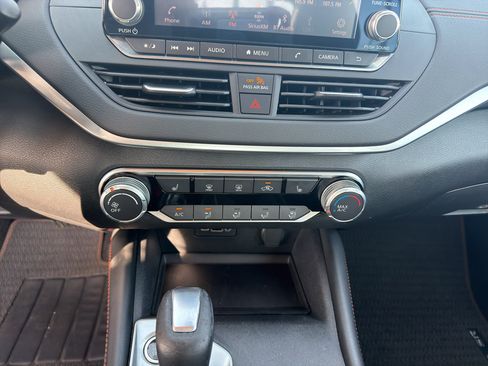 Used 2020 Nissan Altima 2.5 SR w/ Premium Package FWD image 13
