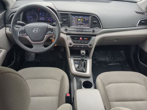 Used 2017 Hyundai Elantra SE image 16