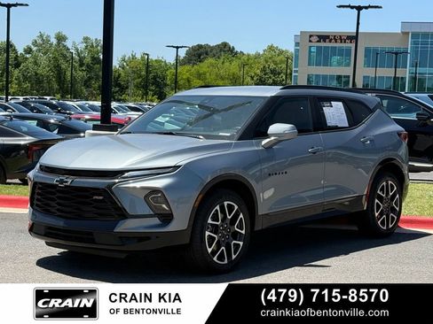 Used 2025 Chevrolet Blazer RS FWD image 3