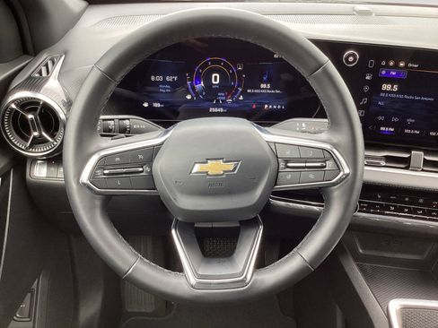 Used 2025 Chevrolet Equinox LT w/ Convenience Package II FWD image 18