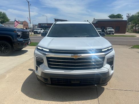 New 2026 Chevrolet Traverse High Country w/ LPO, Floor Liner Package AWD/4WD image 3