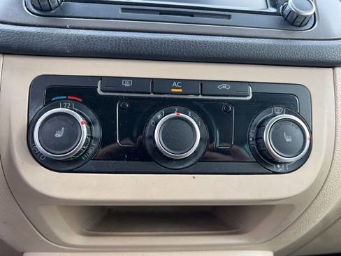 Used 2011 Volkswagen Tiguan 2WD image 18