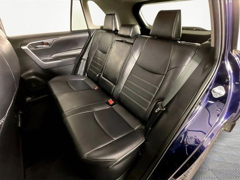 Used 2021 Toyota RAV4 XLE Premium image 22