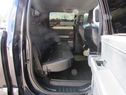 Used 2023 Ford F150 Lariat w/ Trailer Tow Package image 12