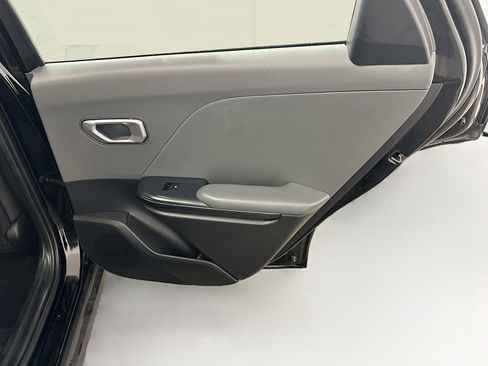 Used 2025 Kia K4 LXS image 31