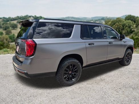 Used 2023 GMC Yukon XL AT4 w/ AT4 Premium Package AWD/4WD image 10