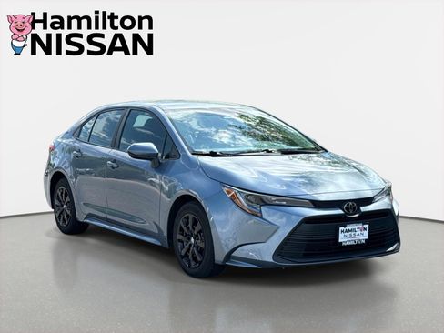 Used 2023 Toyota Corolla LE FWD image 1
