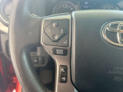 Used 2018 Toyota Tacoma SR5 RWD image 16