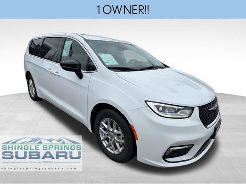 Used 2024 Chrysler Pacifica Touring-L FWD image 1