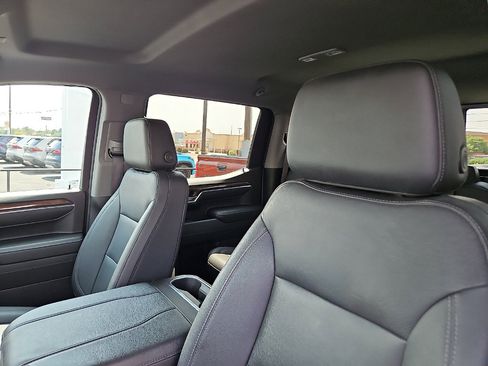 Used 2024 Chevrolet Silverado 1500 LT Trail Boss w/ Convenience Package II AWD/4WD image 11