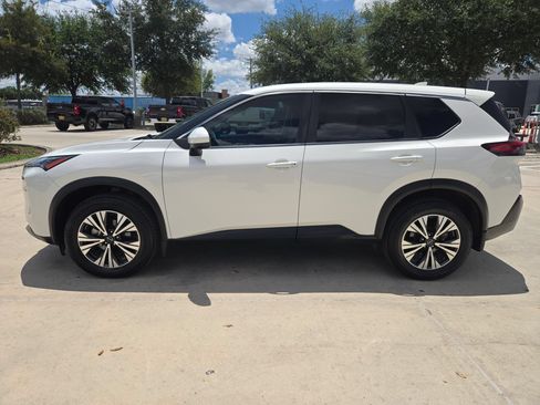 Used 2023 Nissan Rogue SV FWD image 6