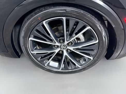 Used 2024 Toyota Prius Limited w/ Limited Premium Package FWD image 29