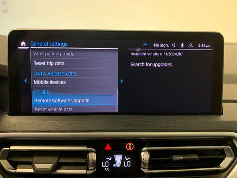 Used 2025 BMW X4 xDrive30i AWD/4WD image 40