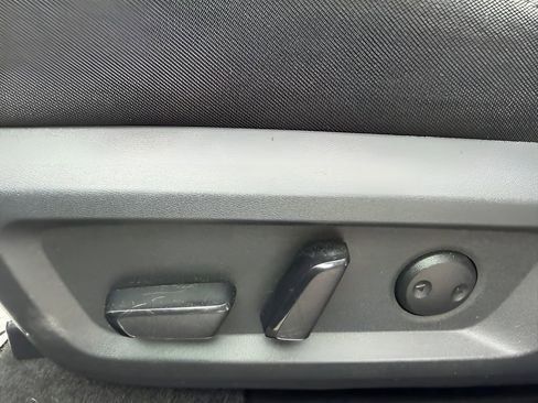 Used 2022 Nissan Rogue SV AWD/4WD image 16