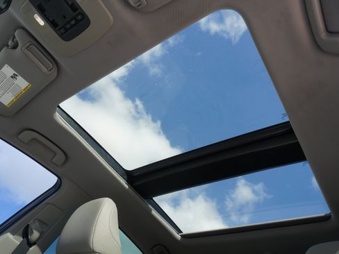 Used 2018 Toyota Camry XSE image 16