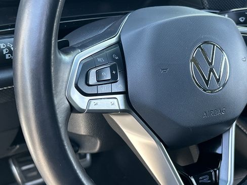 Certified 2024 Volkswagen Atlas Cross Sport SEL R-Line AWD/4WD image 28