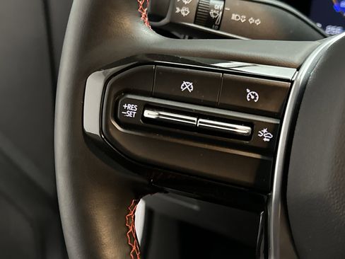 Used 2024 Chevrolet Colorado Z71 w/ Z71 Convenience Package 2 image 27