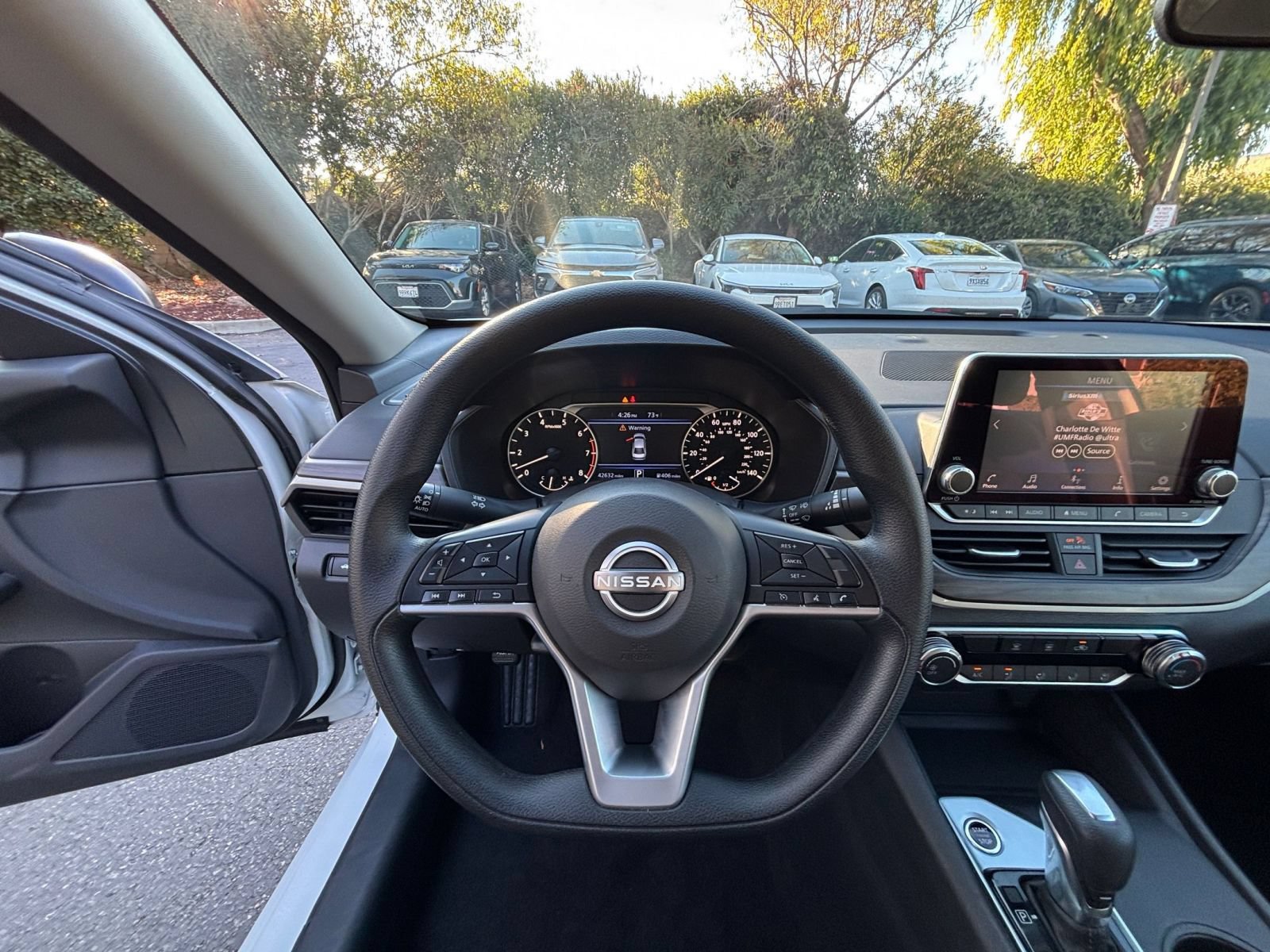 Used 2025 Nissan Altima 2.5 SV FWD image 33