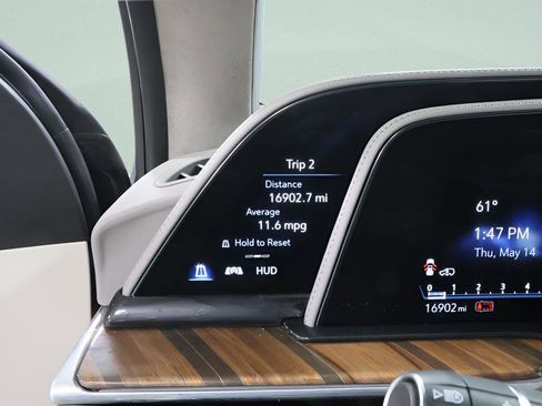 Used 2024 Cadillac Escalade ESV Sport Platinum w/ LPO, ONYX Package AWD/4WD image 15