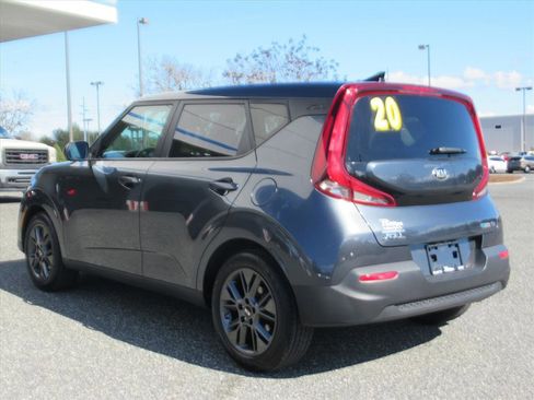 Used 2020 Kia Soul EX image 4