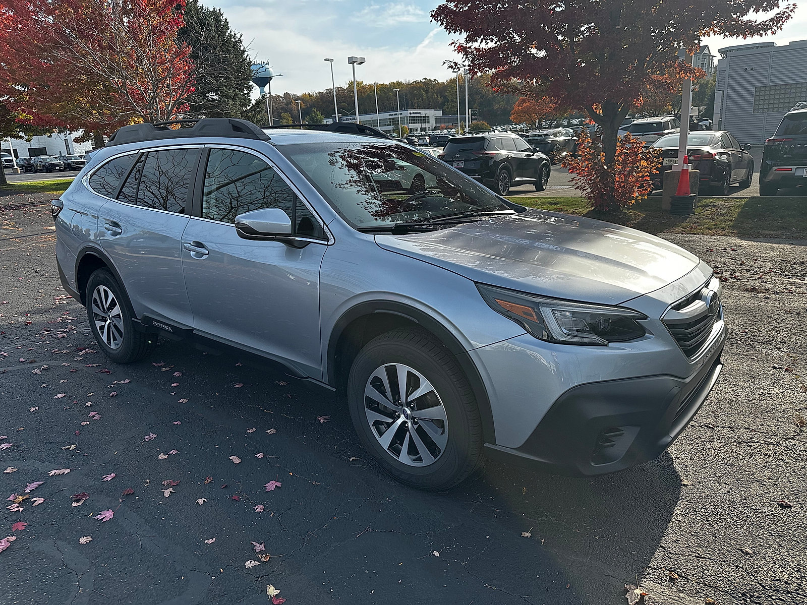 Used 2020 Subaru Outback Premium AWD/4WD image 1