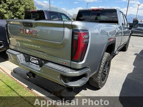 Used 2025 GMC Sierra 3500 AT4 w/ Technology Package AWD/4WD image 3