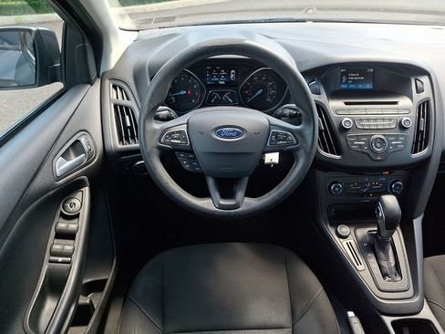 Used 2017 Ford Focus SE FWD image 11