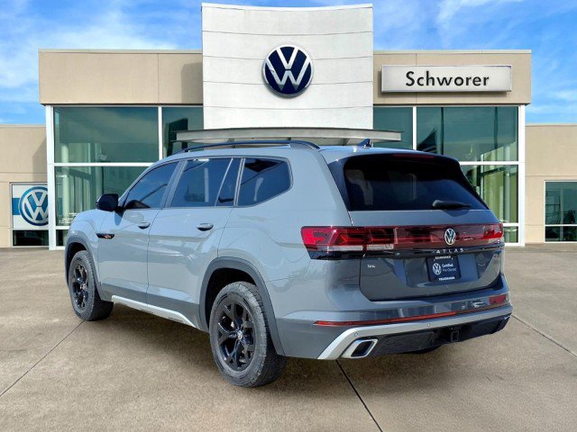 Certified 2024 Volkswagen Atlas Peak Edition SE AWD/4WD image 11