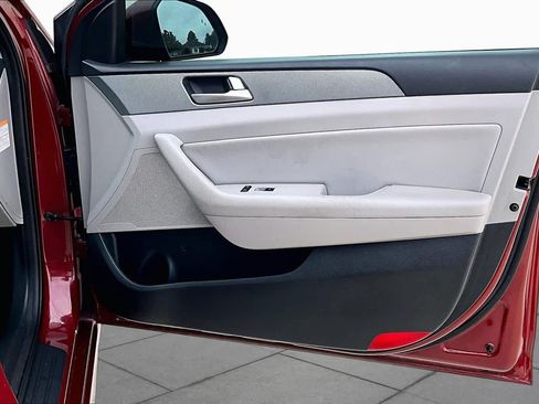 Used 2018 Hyundai Sonata SE FWD image 21