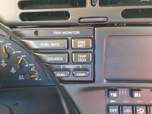 Used 1996 Chevrolet Corvette Coupe image 23