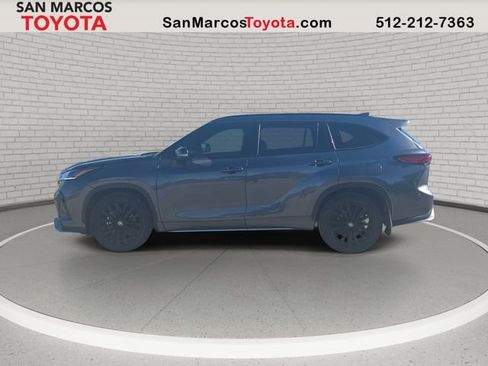 Used 2024 Toyota Highlander XSE image 8