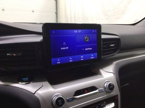 Used 2023 Ford Explorer XLT w/ Class IV Trailer Tow Package AWD/4WD image 12