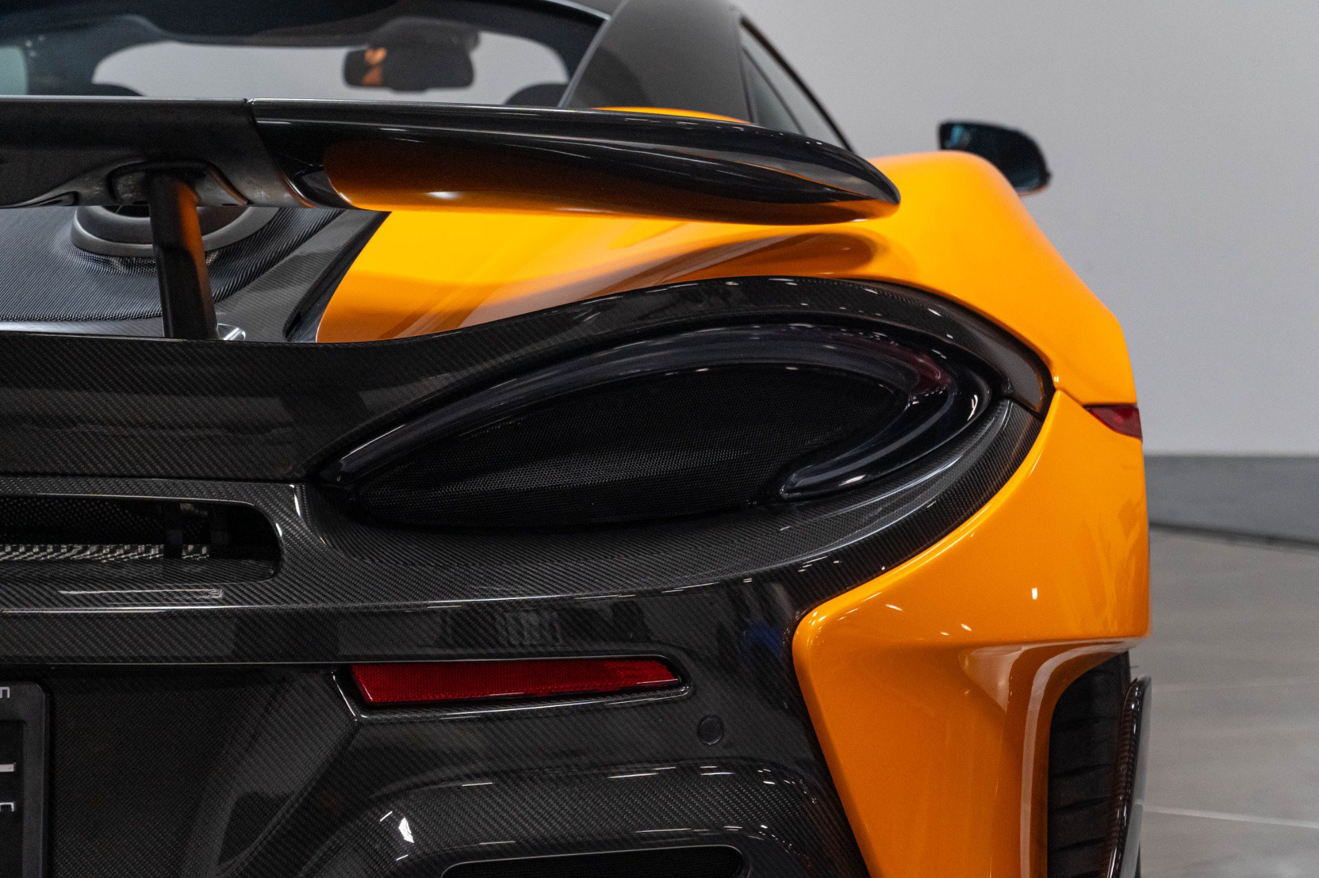 Used 2019 McLaren 600LT RWD image 47