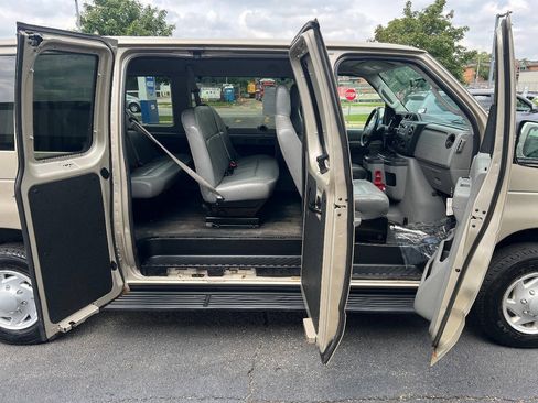 Used 2013 Ford E-350 and Econoline 350 XL RWD image 22