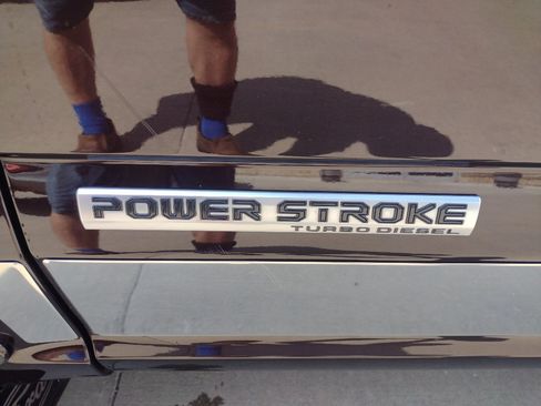 Used 2018 Ford F150 Platinum w/ Equipment Group 701A Luxury image 15