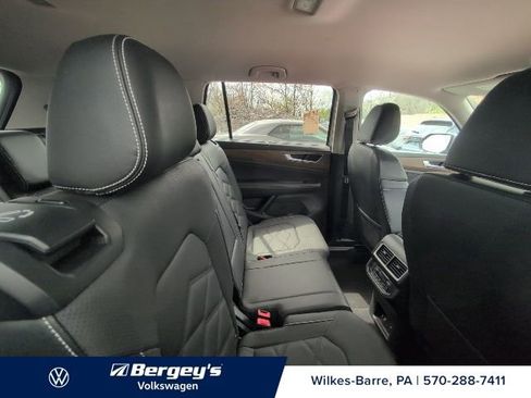 Certified 2025 Volkswagen Atlas SE AWD/4WD image 8