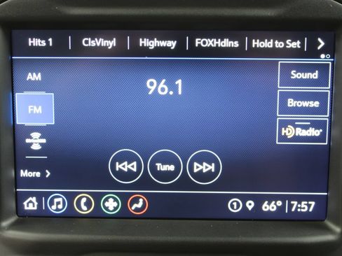 Used 2021 Chevrolet Silverado 1500 RST w/ True North Edition Plus AWD/4WD image 19