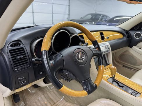 Used 2002 Lexus SC 430 Convertible image 17