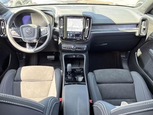 Used 2023 Volvo XC40 Recharge Ultimate w/ Protection Package Premier AWD/4WD image 4