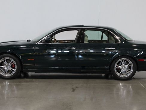 Used 2004 Jaguar XJ8 RWD image 27