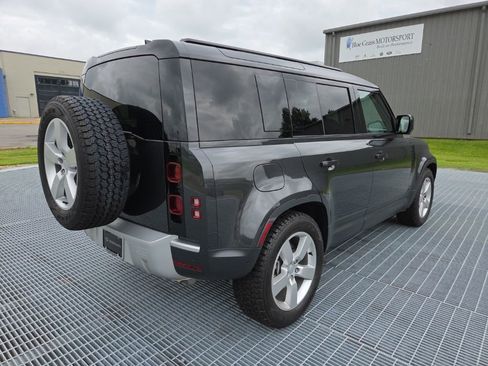 Used 2025 Land Rover Defender 110 S AWD/4WD image 6