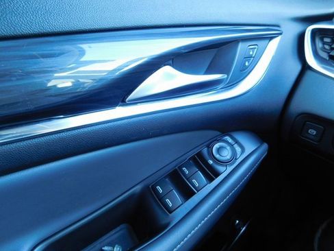 Used 2021 Buick Enclave Essence w/ Sport Touring Edition image 32