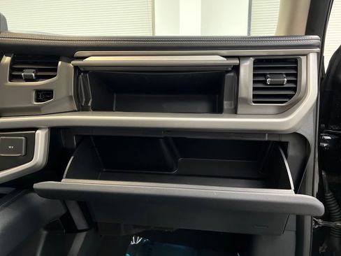 Used 2024 Ford Expedition XLT image 29