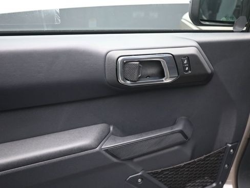 Certified 2025 Ford Bronco Badlands image 3