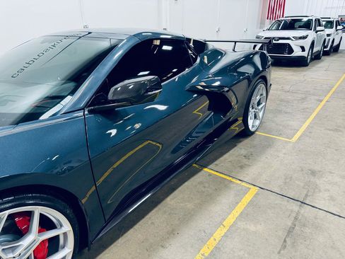 Used 2021 Chevrolet Corvette Stingray Premium Conv w/ Z51 Performance Package image 23