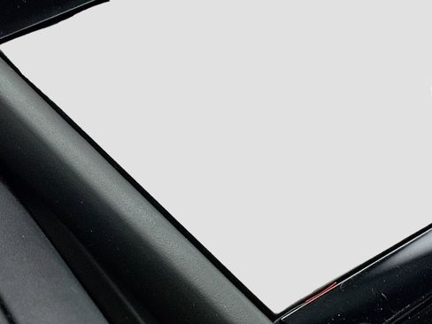 Used 2025 Porsche Cayenne GTS image 23